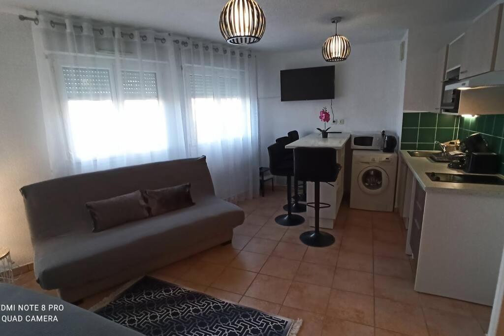 אנמסה Appartement Face A La Gare מראה חיצוני תמונה